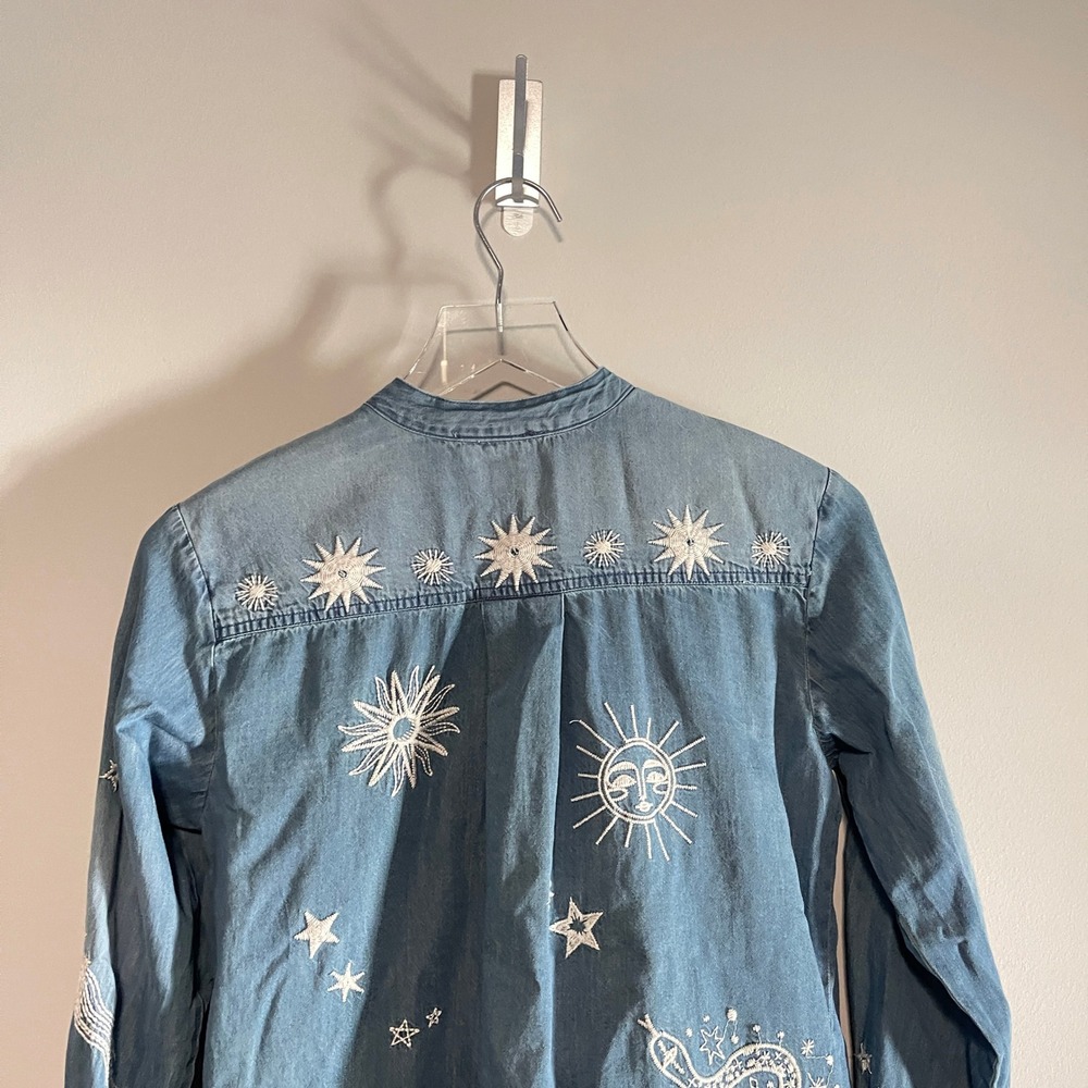 Johnny Was Embroidered Denim Pearl Snap Top Boho Sun Moon Snake Stars Boho XS - Picture 9 of 13